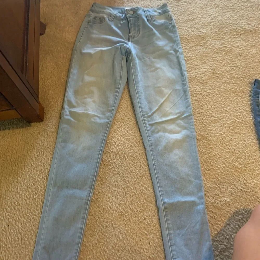 Jeans   - Picture 1 of 2